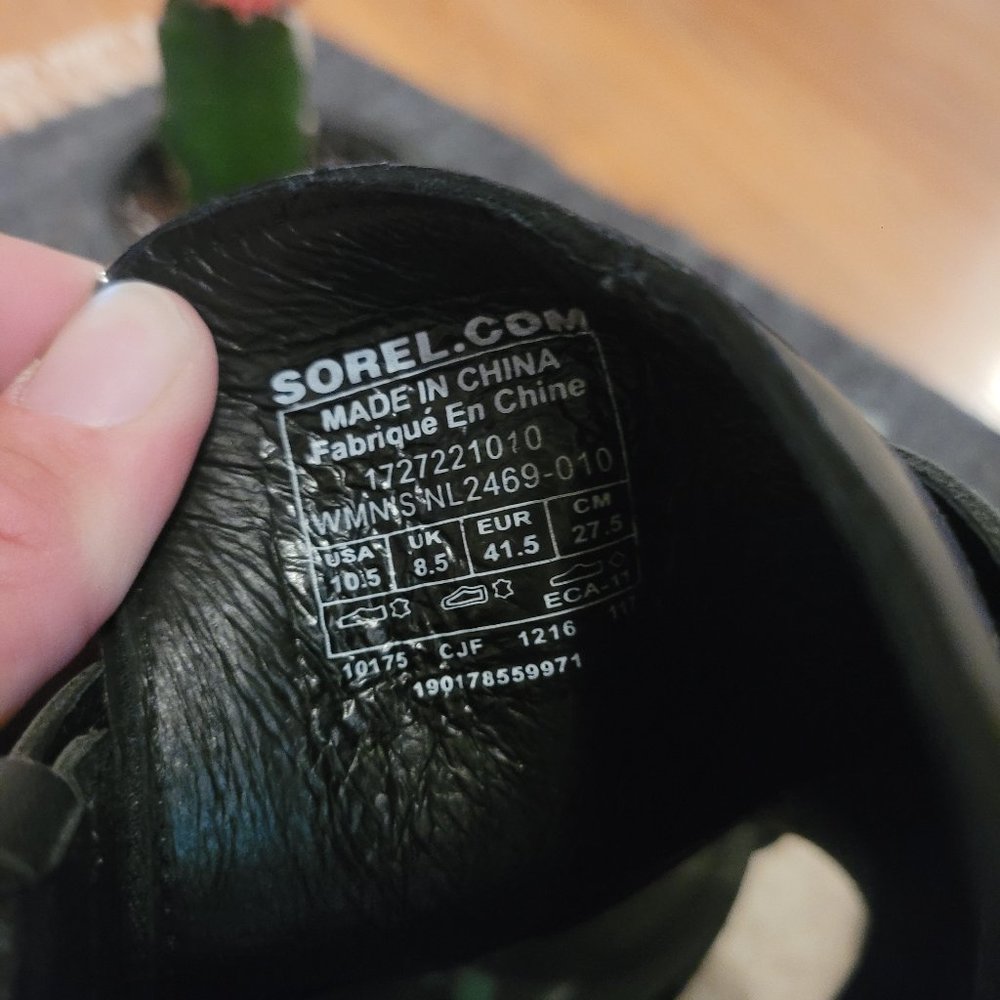 Sexy Cross Sorel Pumps - Picture 5 of 8